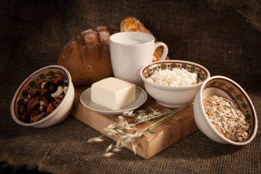 ekmek, süt ve tahıllar ile sağlıklı bir yemek