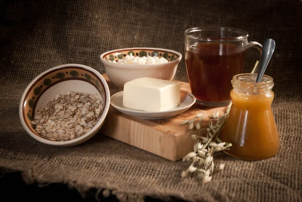 Comida saludable con pan, cereales — Foto de Stock