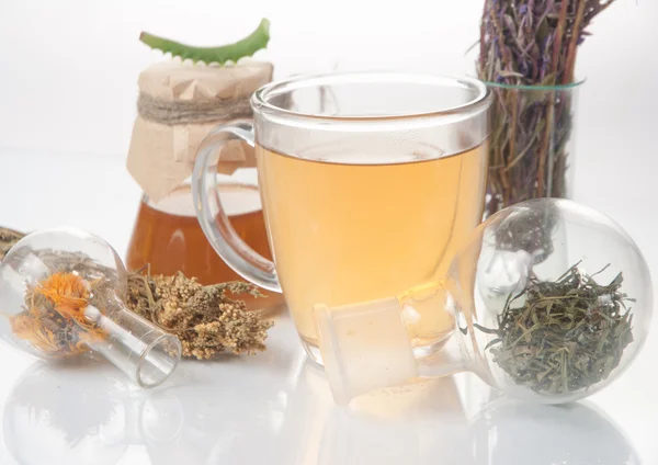 Green tea with small pot and cups — Stock Photo, Image