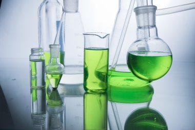 üzerine beyaz Laboratuar kapkacakları