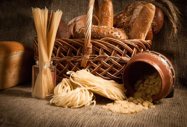 Refeição saudável com pão, cereais — Fotografia de Stock