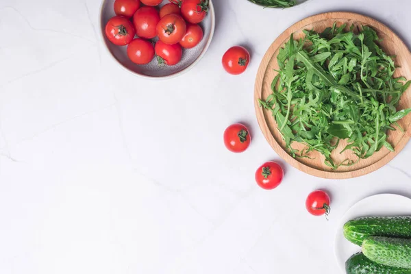 Verdure Biologiche Fresche Verde Una Cucina Sana Sfondo Pietra Chiara — Foto Stock
