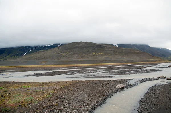 Ισλανδία - μέσα από το άγριο βουνό — Φωτογραφία Αρχείου