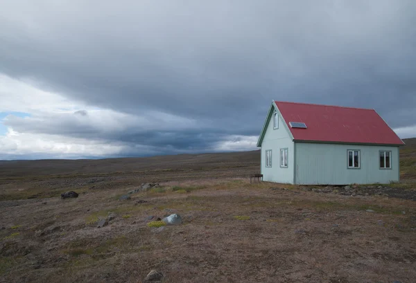 冰岛-通过野生高地 — 图库照片