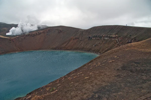 Island - viti kráter sopky krafla u jezera myvatn — Stock fotografie