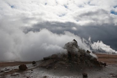 İzlanda - lake myvatn, yüksek sıcaklık alanı namaskard