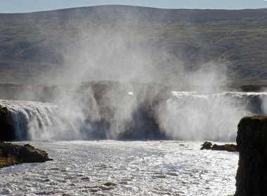 İzlanda - kuzeydoğu - şelale godafoss