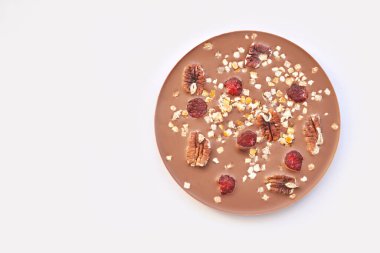 El yapımı İsviçre çikolatası. Noel kahvesi desenli bar. Üst görünüm