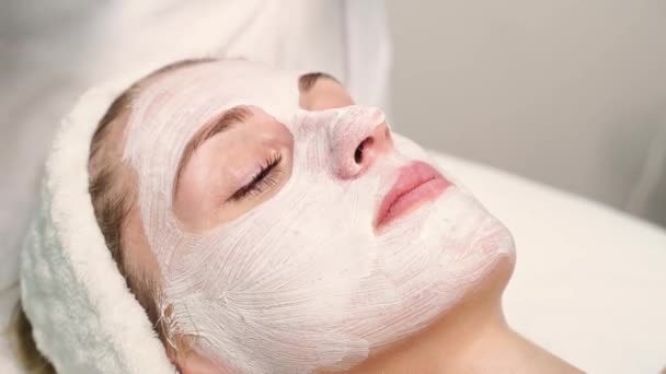 Portrait of moisturizing mask for medical design. Woman skin procedure — Stock Video