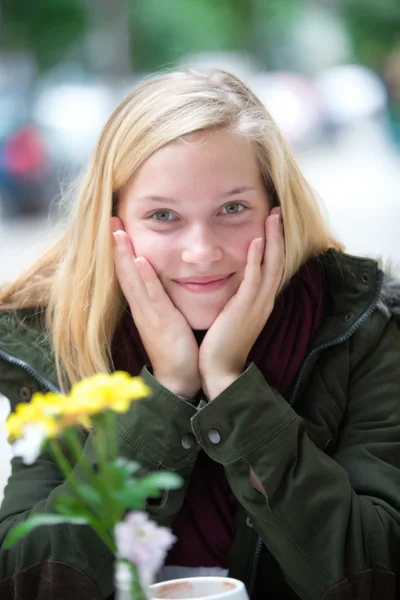 Cheerful young woman — Stock Photo, Image