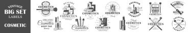 Vintage kozmetik Etiketler, logolar ayarlayın. Grafik ve web tasarım, doğal ürünler için tasarım öğeleri. Koleksiyon sembolleri: krem, şişe, ambalaj. Vektör çizim 
