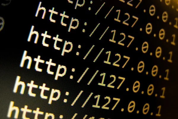 Localhost url в текстовом редакторе с черным фоном — стоковое фото