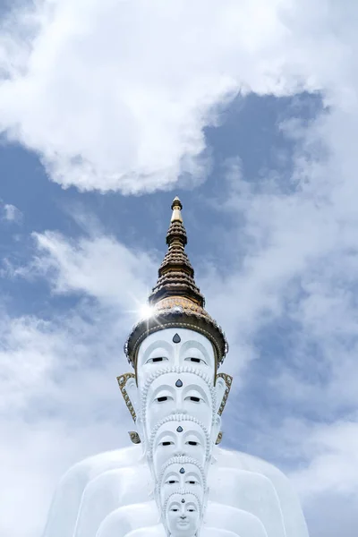 Cinco Estátua Buda Branco Templo Tailandês — Fotografia de Stock