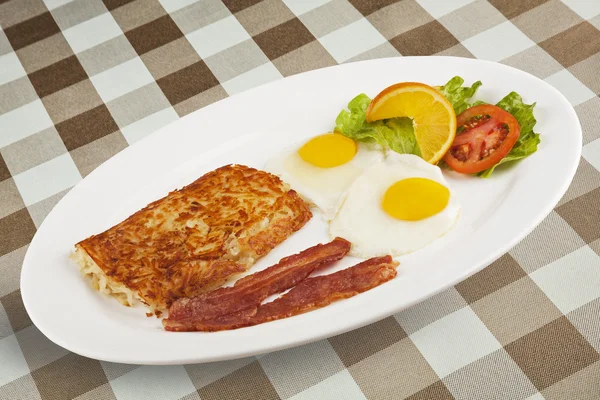 Ein köstliches Frühstück mit Eiern und Haschisch — Stockfoto