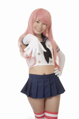 Güzel ve seksi Asyalı kadın beyaz bir arka plan üzerinde izole cosplay ile şaka yapıyordum