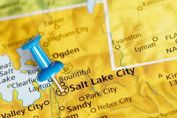 Travel Map Salt City Utah Usa Yellow Push Pin — стокове фото