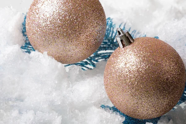 Uma Imagem Festiva Mostrando Enfeites Natal Neve Para Decorações Natal — Fotografia de Stock