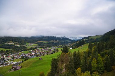 Bavyera ve Avusturya 'daki güzel alp manzarası