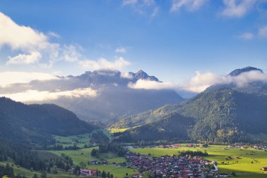 Bavyera ve Avusturya 'daki güzel alp manzarası