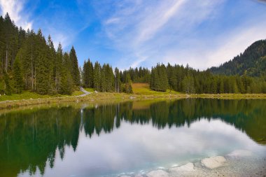 Bavyera ve Avusturya 'daki Alpler' deki güzel dağ gölleri
