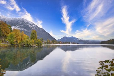 Bavyera ve Avusturya 'daki Alpler' deki güzel dağ gölleri
