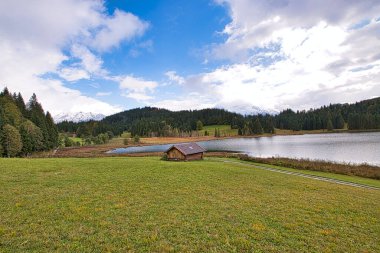 Bavyera ve Avusturya 'daki Alpler' deki güzel dağ gölleri