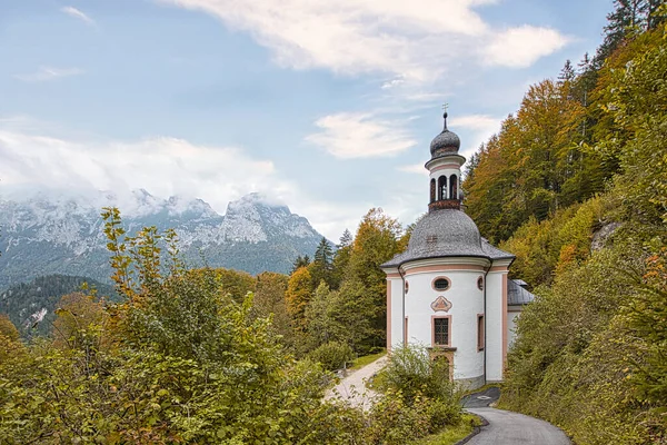 Gyönyörű Templom Alpesi Táj Bajorországban — Stock Fotó