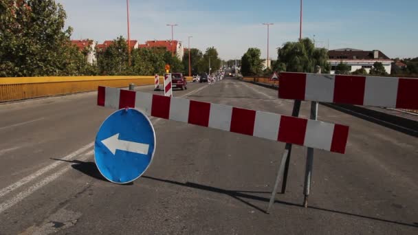 Carretera elevada en construcción — Vídeo de stock