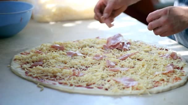Chef haciendo pizza — Vídeos de Stock