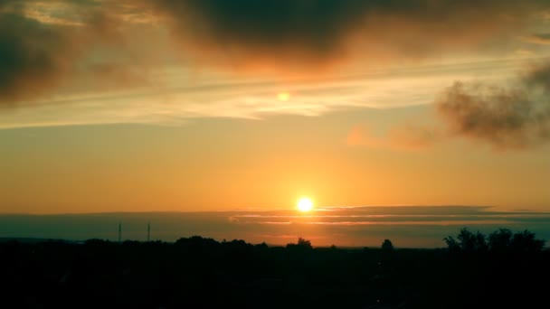 Красиві сонця над — стокове відео