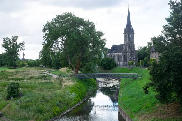 Rivier Weser Sturmius Katholieke Kerk Rinteln Nedersaksen Duitsland Juli 2022 — Stockfoto