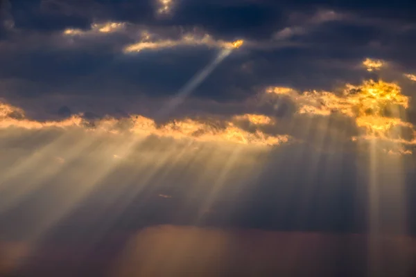 Sun rays at sunset — Stock Photo, Image