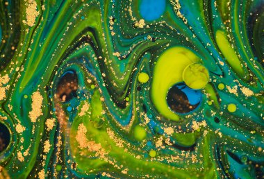 Renkli akrilik kabarcıklar. Akışkan sanat mermer dokusu. Arkaplan soyut yanardöner boya efekti. Sıvı akrilik sanat eserleri akar ve su sıçratır. İç mekan posteri için karışık boyalar.