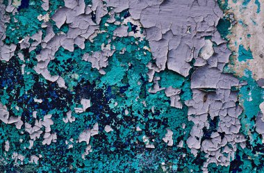 Karanlık arka planda soyut yakın plan. Tasarım elemanı. Grunge metal arka planı, paslı çelik dokusu. Duvarda çizikler var. Eski kirli yüzey. Metal rengi.