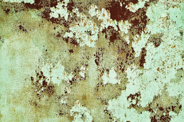 Karanlık arka planda soyut yakın plan. Tasarım elemanı. Grunge metal arka planı, paslı çelik dokusu. Duvarda çizikler var. Eski kirli yüzey. Metal rengi.