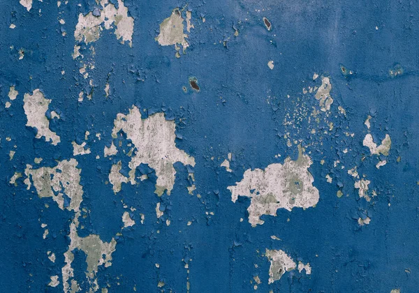 Karanlık arka planda soyut yakın plan. Tasarım elemanı. Grunge metal arka planı, paslı çelik dokusu. Duvarda çizikler var. Eski kirli yüzey. Metal rengi.