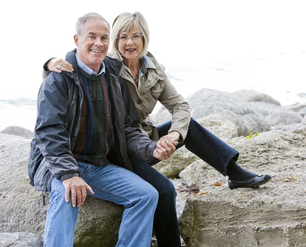 Couple mature en plein air — Photo