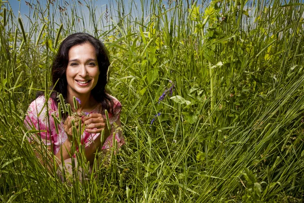 Casual woman outdoors — Stock Photo, Image