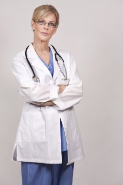Olgun kadın doktor