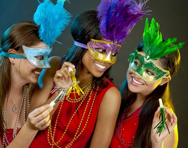 Grupo de mulheres festejando — Fotografia de Stock