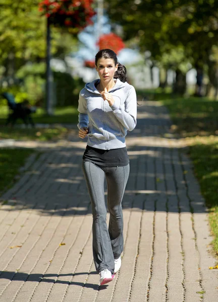 Mujer corriendo — Foto de Stock