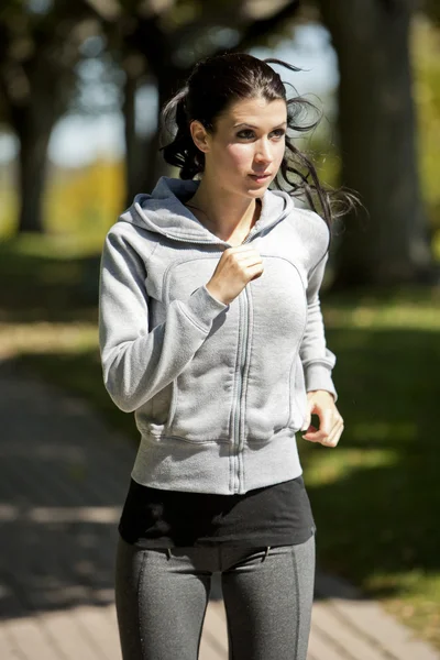 Mujer corriendo — Foto de Stock