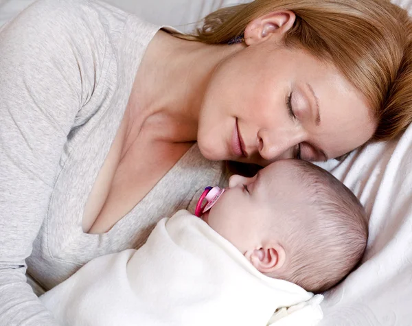 Mutter und Baby — Stockfoto