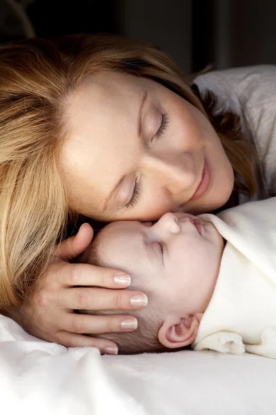 Mãe e bebê — Fotografia de Stock