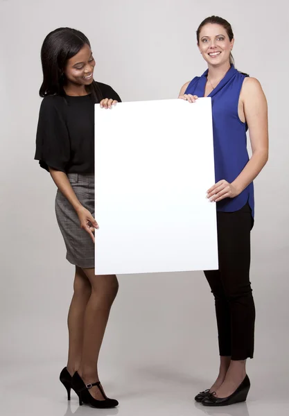 Twee zakelijke vrouwen — Stockfoto