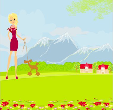 Köpeği gezdiren güzel kız.