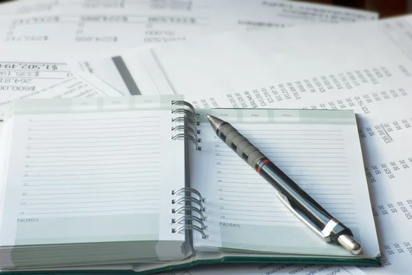 Agenda van activiteiten met boekhoudkundige documenten — Stockfoto