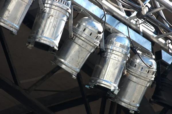 Verwendete reflektierende Aluminium Bühnenleuchten — Stockfoto