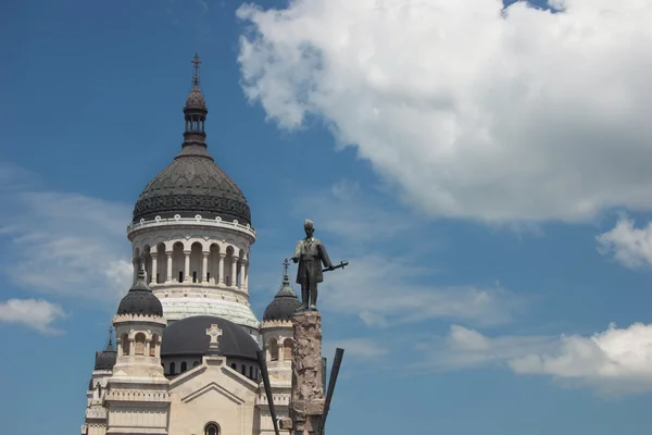 Iglesia ortodoxa cristiana de estilo bizantino en Cluj Napoca —  Fotos de Stock