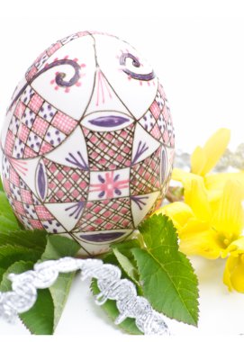 yumurta ile yapraklar